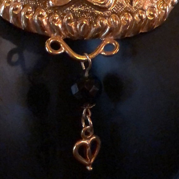 Art Nouveau Gold Tone Necklace With Black Accent Bead - Picture 4 of 12